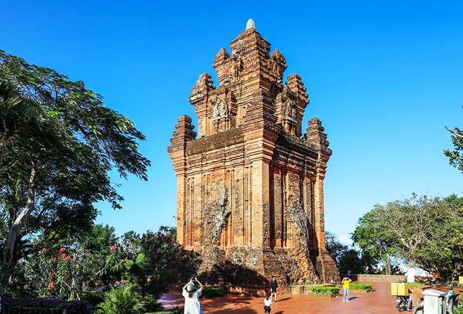 thap-nhan-noi-luu-giu-qua-khu-va-ket-noi-hien-tai