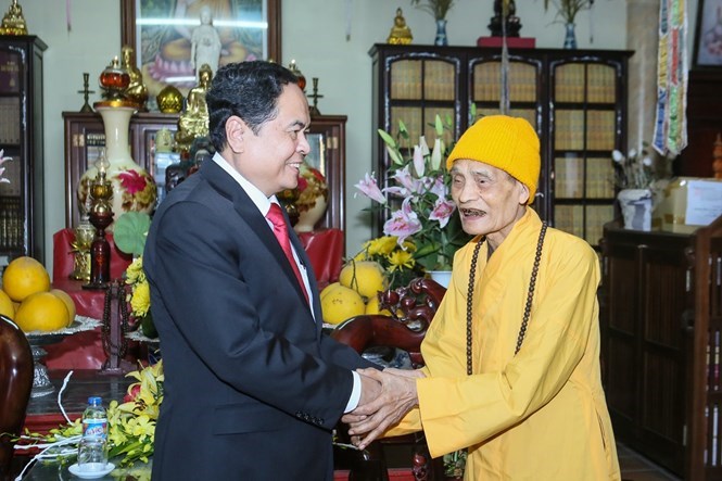 phat-giao-viet-nam-voi-cong-tac-dam-bao-an-sinh-xa-hoi-trong-su-phat-trien-ben-vung-va-hoi-nhap-quoc-te-cua-dat-nuoc