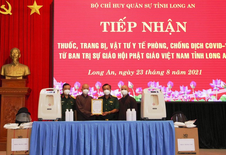 phat-giao-long-an-tang-thuoc-vat-tu-y-te-phong-chong-dich-tai-bo-chi-huy-quan-su-tinh