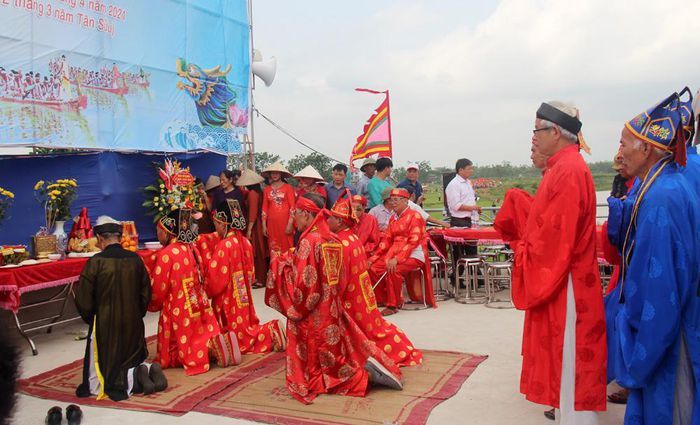 bac-giang-le-hoi-boi-chai-lang-mai-xa-mai-dinh-net-doc-dao-cua-cu-dan-bo-bac-song-cau