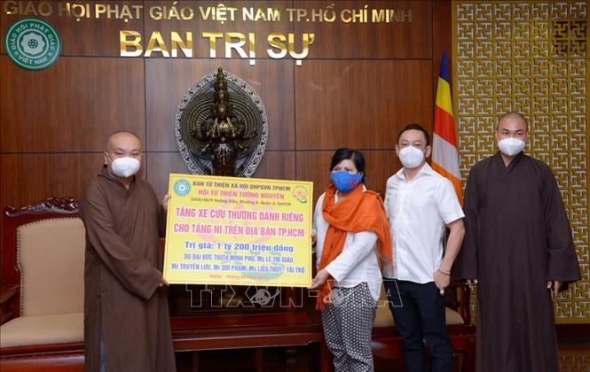 giao-hoi-phat-giao-viet-nam-thanh-pho-ho-chi-minh-tang-6-xe-cuu-thuong-ho-tro-phong-chong-dich-covid