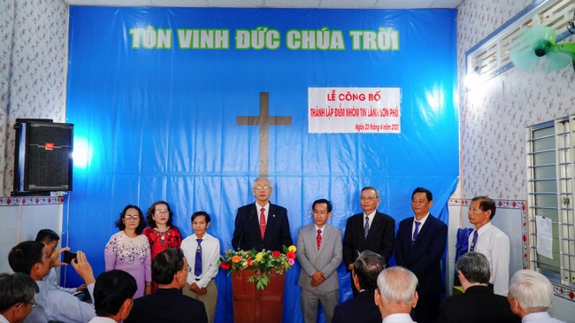 thanh-lap-diem-nhom-tin-lanh-son-phu-huyen-giong-trom-tinh-ben-tre