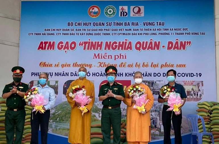 tpvung-tau-dat-cay-atm-gao-tinh-nghia-quan-dan