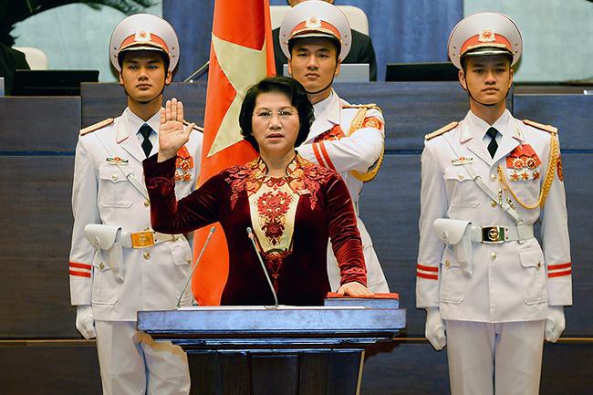 hom-nay-mien-nhiem-chu-tich-quoc-hoi-chu-tich-hoi-dong-bau-cu-quoc-gia
