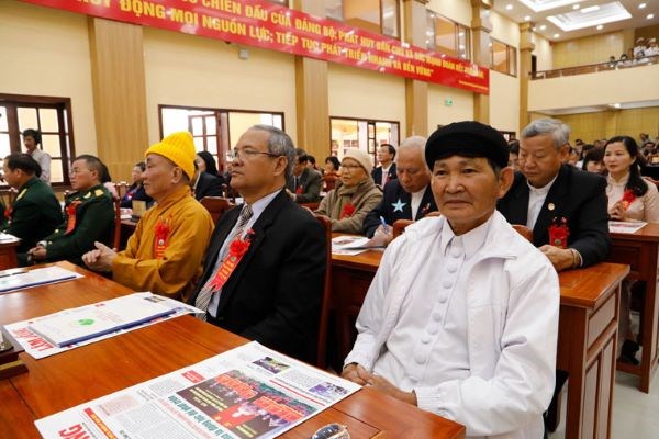 nhieu-mo-hinh-cach-lam-hay-cua-dong-bao-cac-ton-giao-tinh-lam-dong